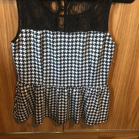Lace & Gingham Print Top - Picture 7 of 8